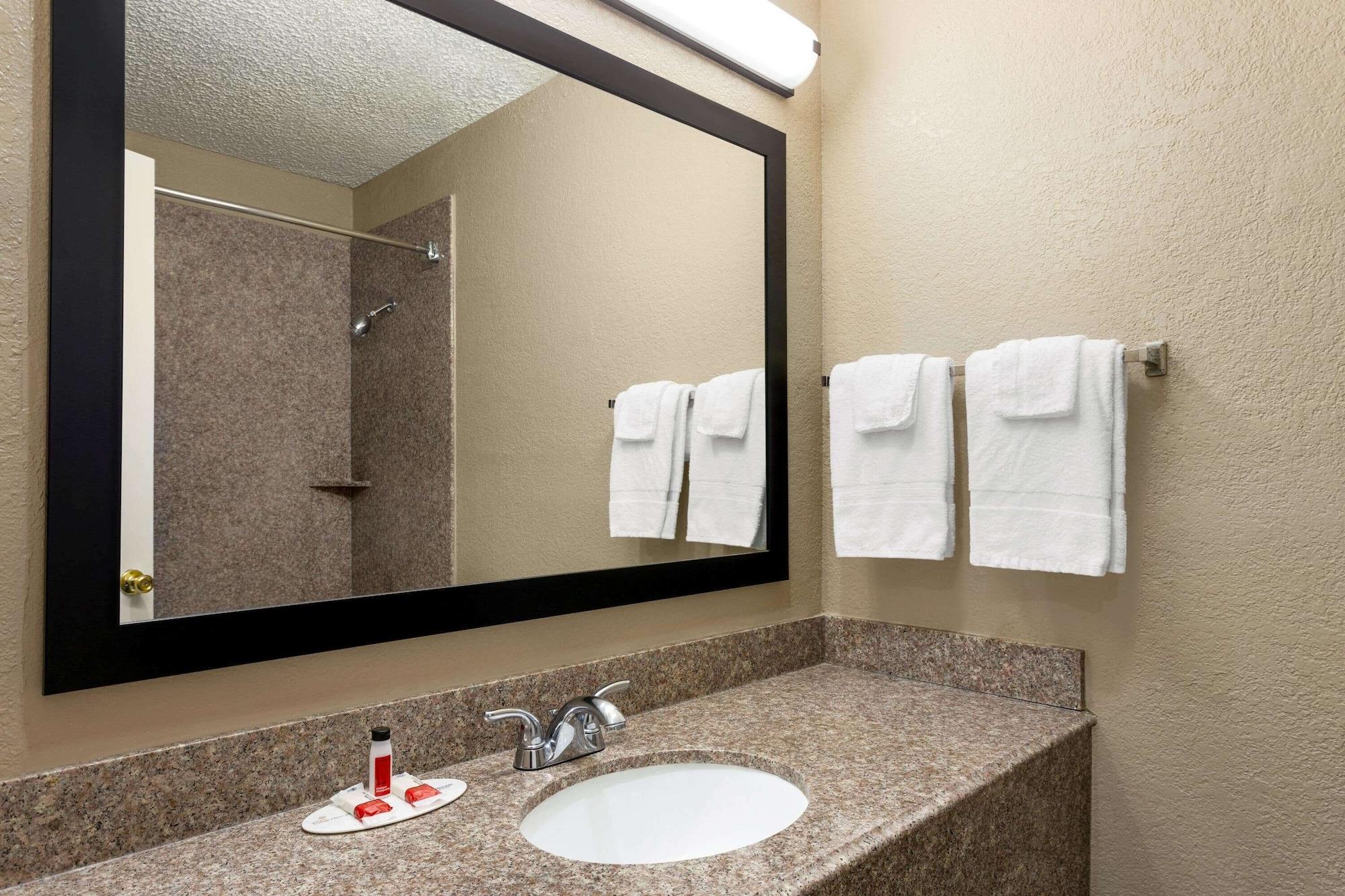 Super 8 By Wyndham Gainesville Tx מראה חיצוני תמונה